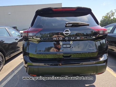 Used 2024 Nissan Rogue S AWD/4WD image 8