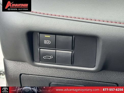 Used 2022 Toyota Highlander XSE FWD image 27