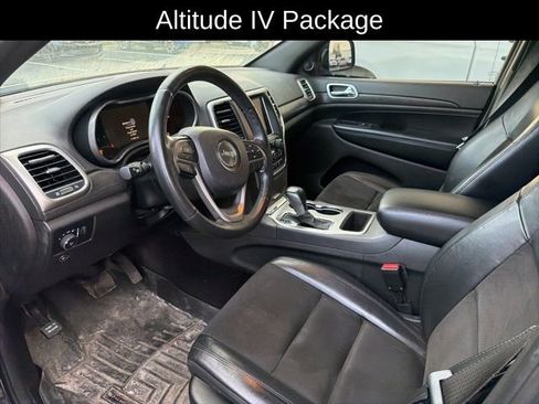 Used 2018 Jeep Grand Cherokee Altitude image 14