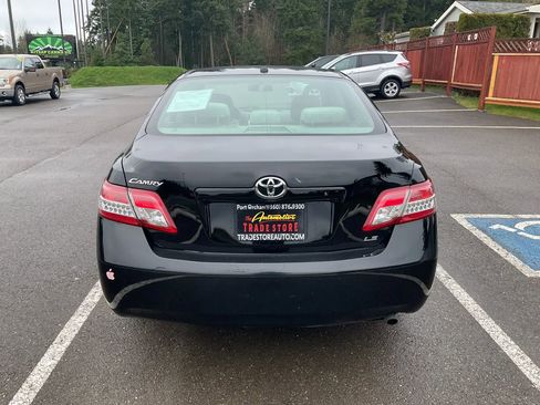 Used 2011 Toyota Camry LE image 4