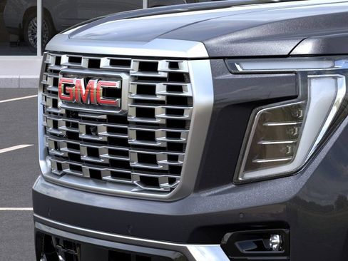New 2026 GMC Yukon Denali w/ Denali Reserve Package AWD/4WD image 13