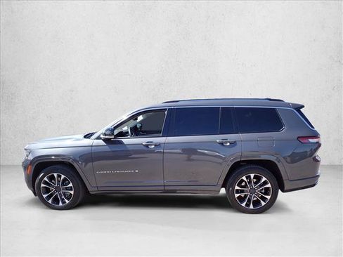 Used 2021 Jeep Grand Cherokee L Overland w/ Luxury Tech Group IV AWD/4WD image 2