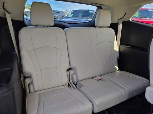 Used 2022 Buick Enclave Essence image 44