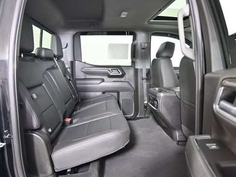 Used 2025 Chevrolet Silverado 1500 LTZ AWD/4WD image 16