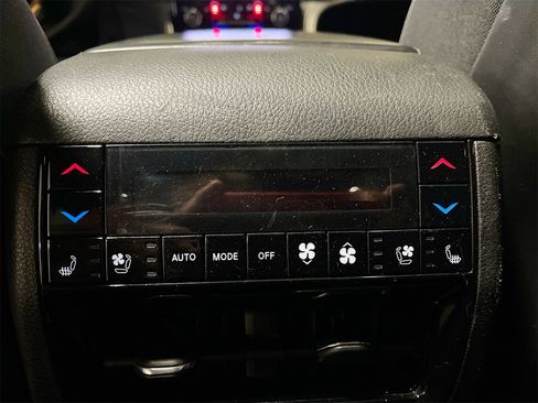 Used 2022 Jeep Grand Cherokee L Summit image 28