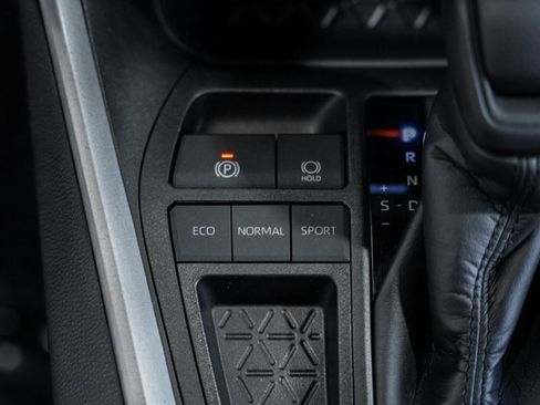 Used 2023 Toyota RAV4 LE image 20