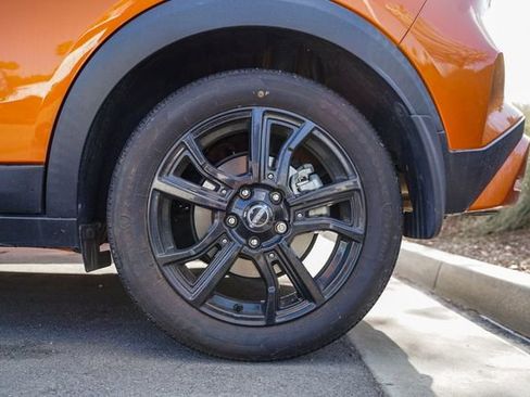 Used 2023 Nissan Kicks SR w/ SR Premium Package image 11