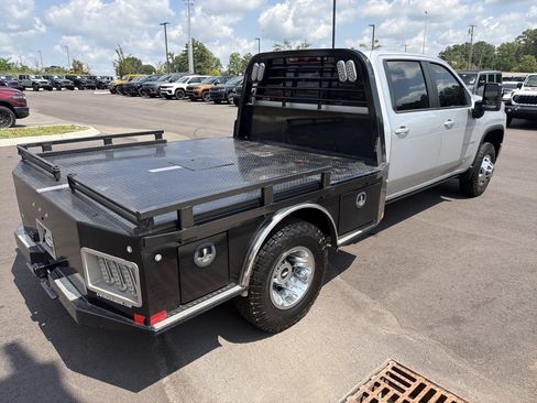 Used 2022 Chevrolet Silverado 3500 LT w/ Convenience Package AWD/4WD image 11