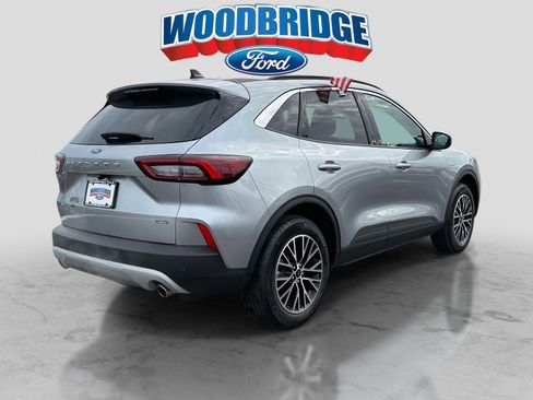 Used 2023 Ford Escape SE image 4