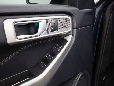 Used 2023 Ford Explorer Limited w/ Equipment Group 301A image 21