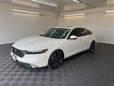 Used 2023 Honda Accord Touring image 18