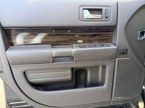 Used 2013 Ford Flex SEL image 16
