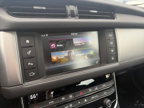 Used 2017 Jaguar XF Prestige AWD/4WD image 25