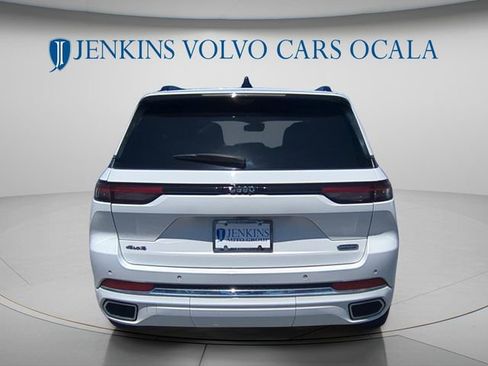 Used 2023 Jeep Grand Cherokee Overland w/ Luxury Tech Group IV image 4