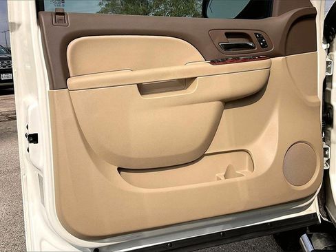 Used 2013 Chevrolet Silverado 1500 LTZ w/ LTZ White Diamond Edition image 16