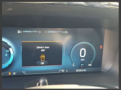 Used 2024 Ford F150 Lightning XLT image 14