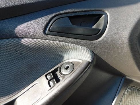 Used 2013 Ford Focus S image 12