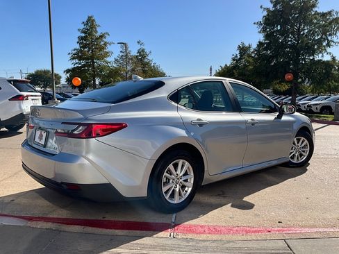 Used 2025 Toyota Camry LE image 6