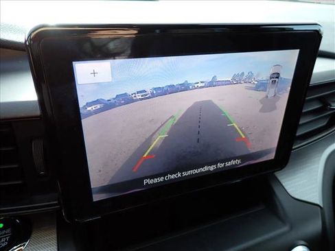 Used 2020 Ford Explorer XLT image 23