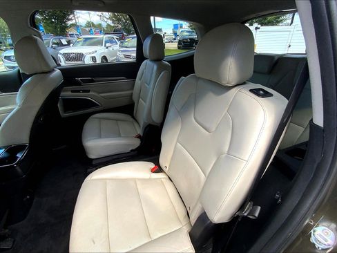 Used 2022 Kia Telluride S image 28