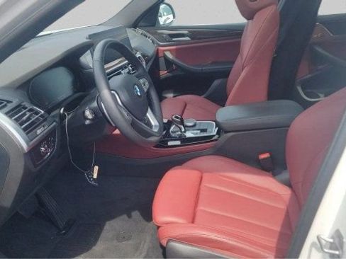 Used 2025 BMW X4 xDrive30i AWD/4WD image 5