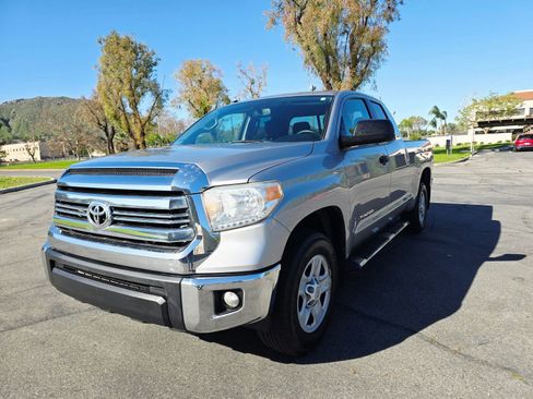 Used 2017 Toyota Tundra SR5 w/ SR5 Upgrade Package RWD image 3