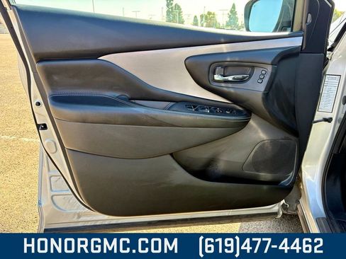 Used 2023 Nissan Murano SL image 12