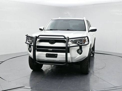 Used 2018 Toyota 4Runner SR5 image 21