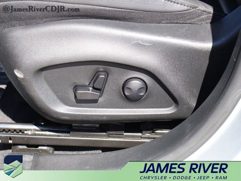 Used 2025 Jeep Compass Limited AWD/4WD image 23