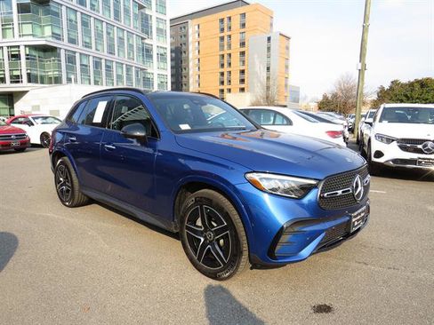 Used 2025 Mercedes-Benz GLC 300 4MATIC image 5