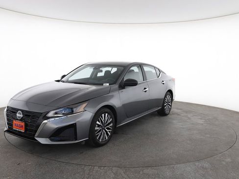 Used 2025 Nissan Altima 2.5 SV image 4