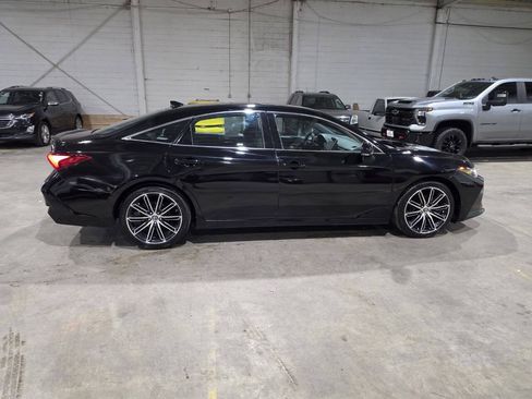 Used 2019 Toyota Avalon XSE w/ All Weather Liner Package FWD image 13
