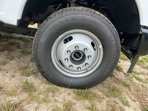 New 2025 Ford F350 XL w/ XL Chrome Package image 26