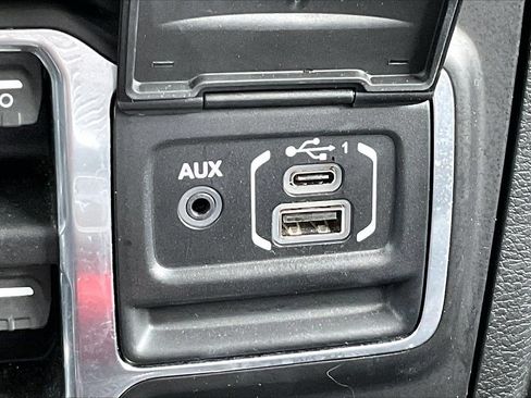 Certified 2018 Jeep Wrangler Unlimited Rubicon AWD/4WD image 17