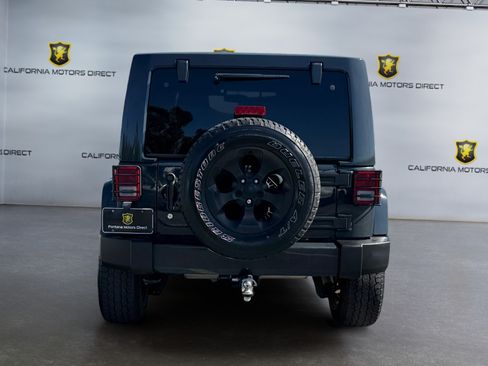 Used 2016 Jeep Wrangler Unlimited Sahara w/ Connectivity Group AWD/4WD image 4