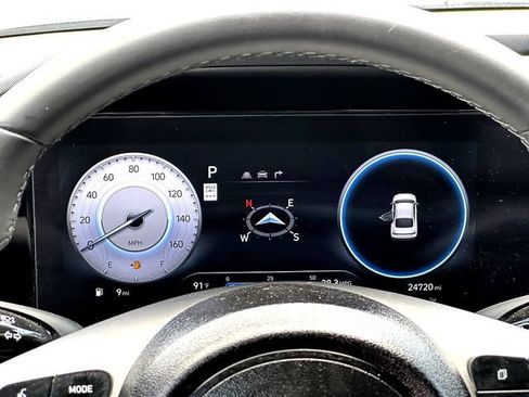 Used 2025 Hyundai Elantra Limited FWD image 24