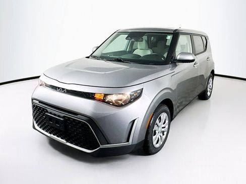 New 2025 Kia Soul LX image 1