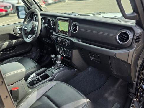 Used 2023 Jeep Wrangler Unlimited Sahara image 9