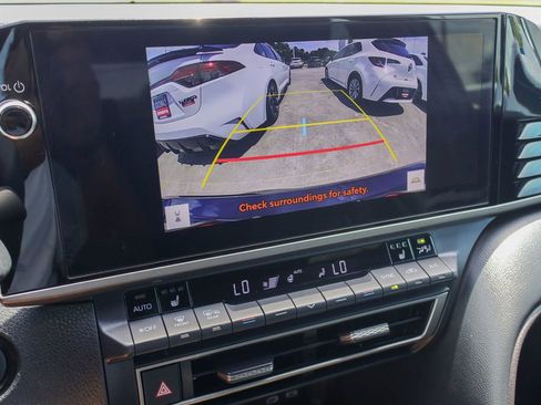 Used 2025 Toyota Camry XSE FWD image 4