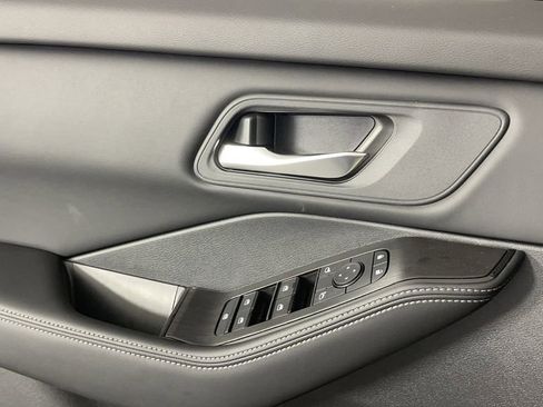 New 2025 Nissan Rogue SV image 29