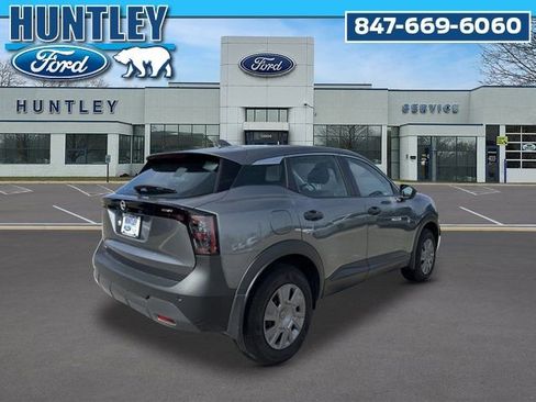 Used 2025 Nissan Kicks S image 5