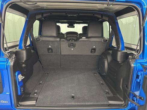 New 2025 Jeep Wrangler Unlimited Rubicon image 8