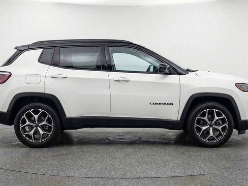 Used 2025 Jeep Compass Limited AWD/4WD image 11