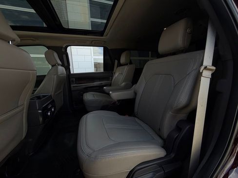 Used 2020 Ford Expedition Limited w/ Equipment Group 302A AWD/4WD image 21