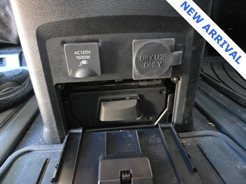 Used 2025 Toyota Sienna Platinum image 38