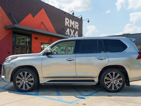 Used 2018 Lexus LX 570 4WD image 8