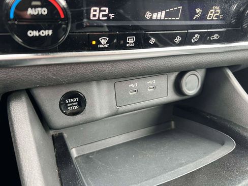 Used 2024 Nissan Rogue SV image 15