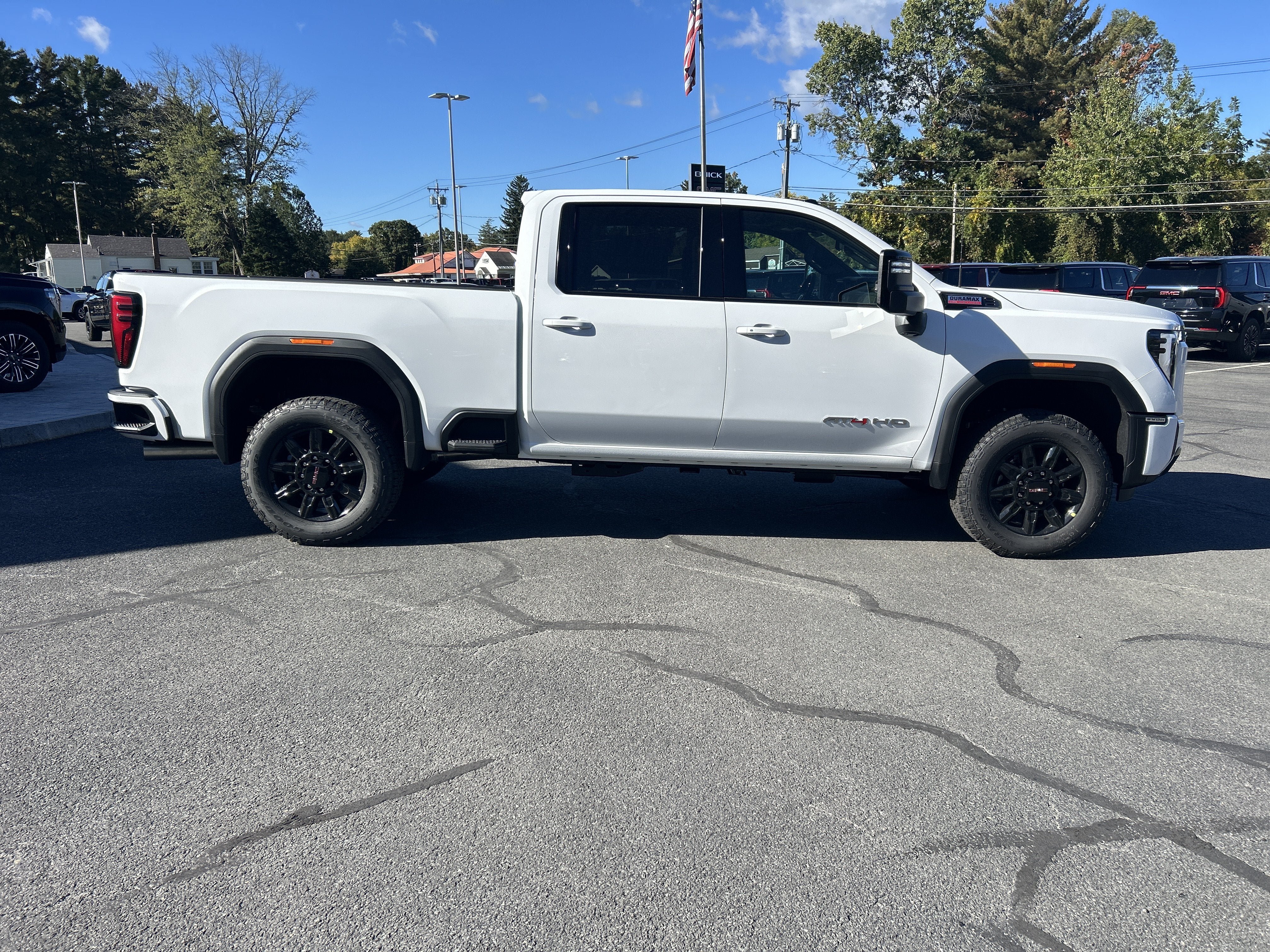 New 2026 GMC Sierra 3500 AT4 w/ AT4 Premium Plus Package AWD/4WD image 17