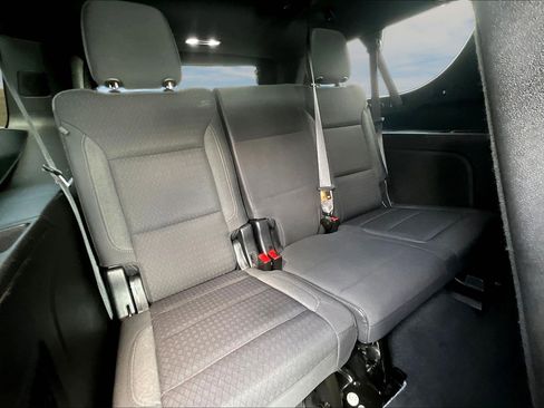 Used 2023 Chevrolet Suburban LS w/ Driver Alert Package image 17