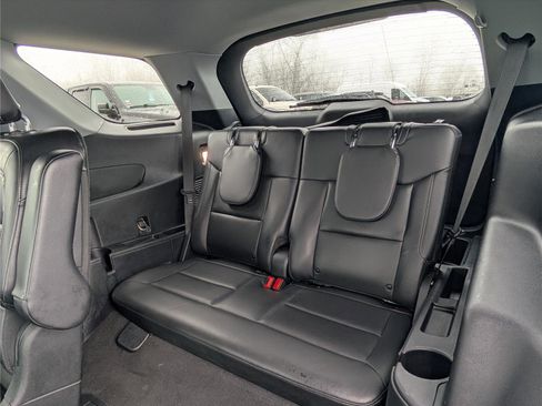 Used 2022 Ford Explorer XLT w/ Equipment Group 202A image 14